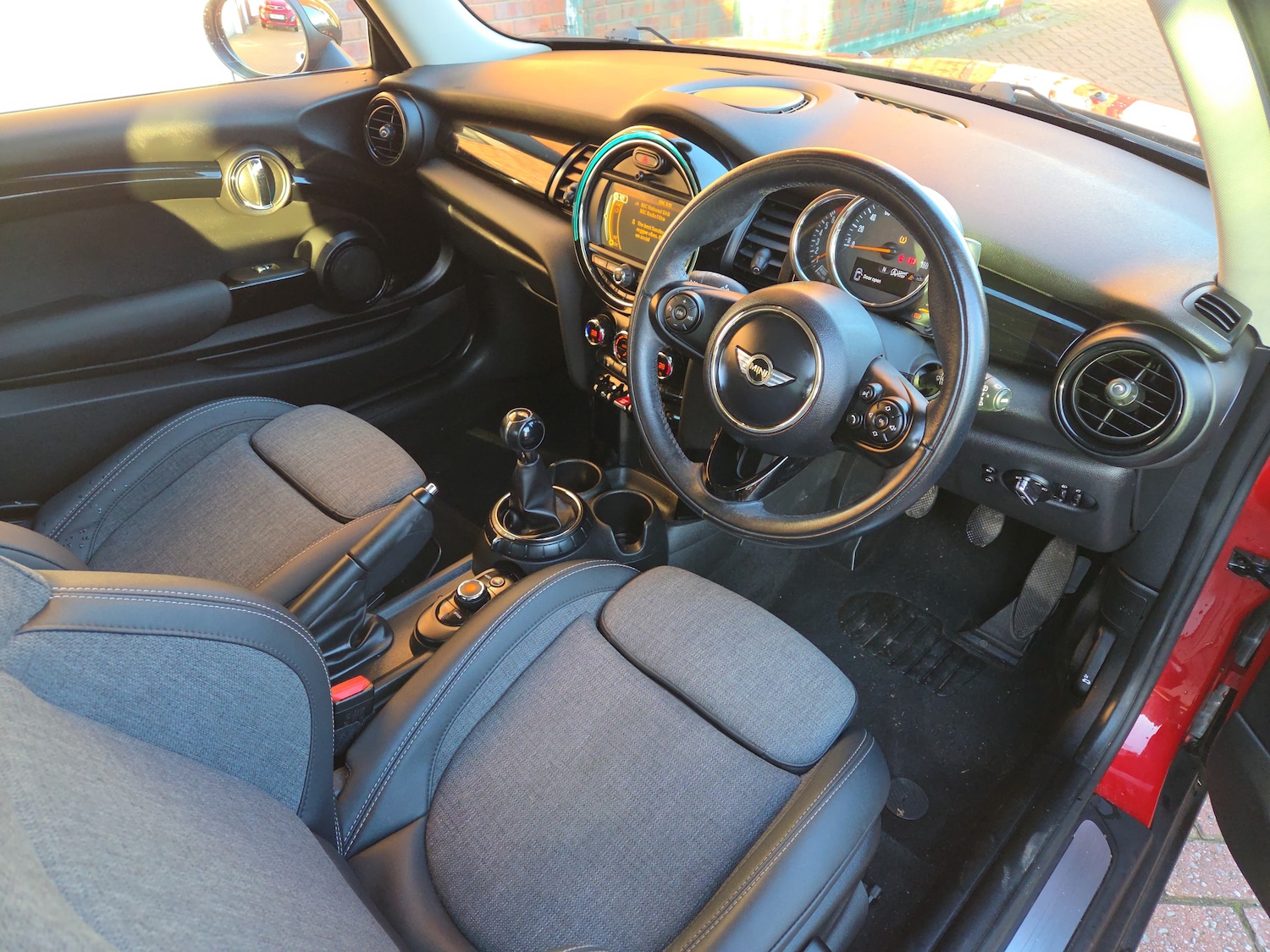 Used MINI Hatch 2015 for sale - 76760740: Photo 6