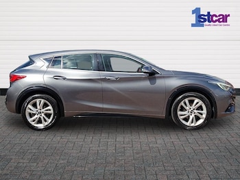 Used Infiniti Q30 2017 for sale - 79339155: Photo