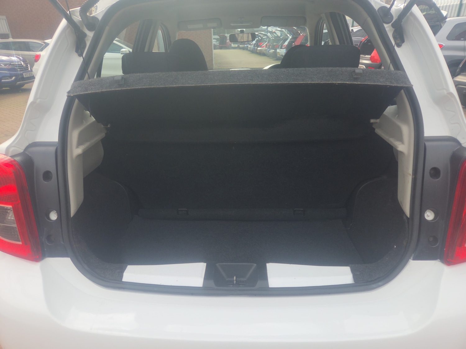 Used Nissan Micra 2015 for sale - 76155298: Photo 9