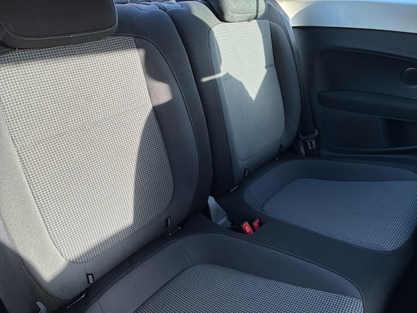 Used Volkswagen Beetle 2014 for sale - 76176510: Photo 10