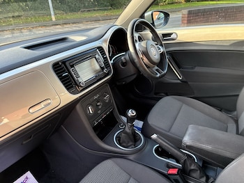 Used Volkswagen Beetle 2014 for sale - 76176510: Photo
