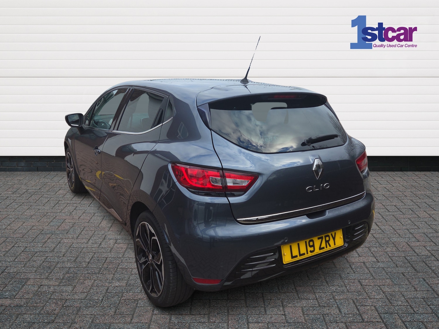 Used Renault Clio 2019 for sale - 76597755: Photo 3