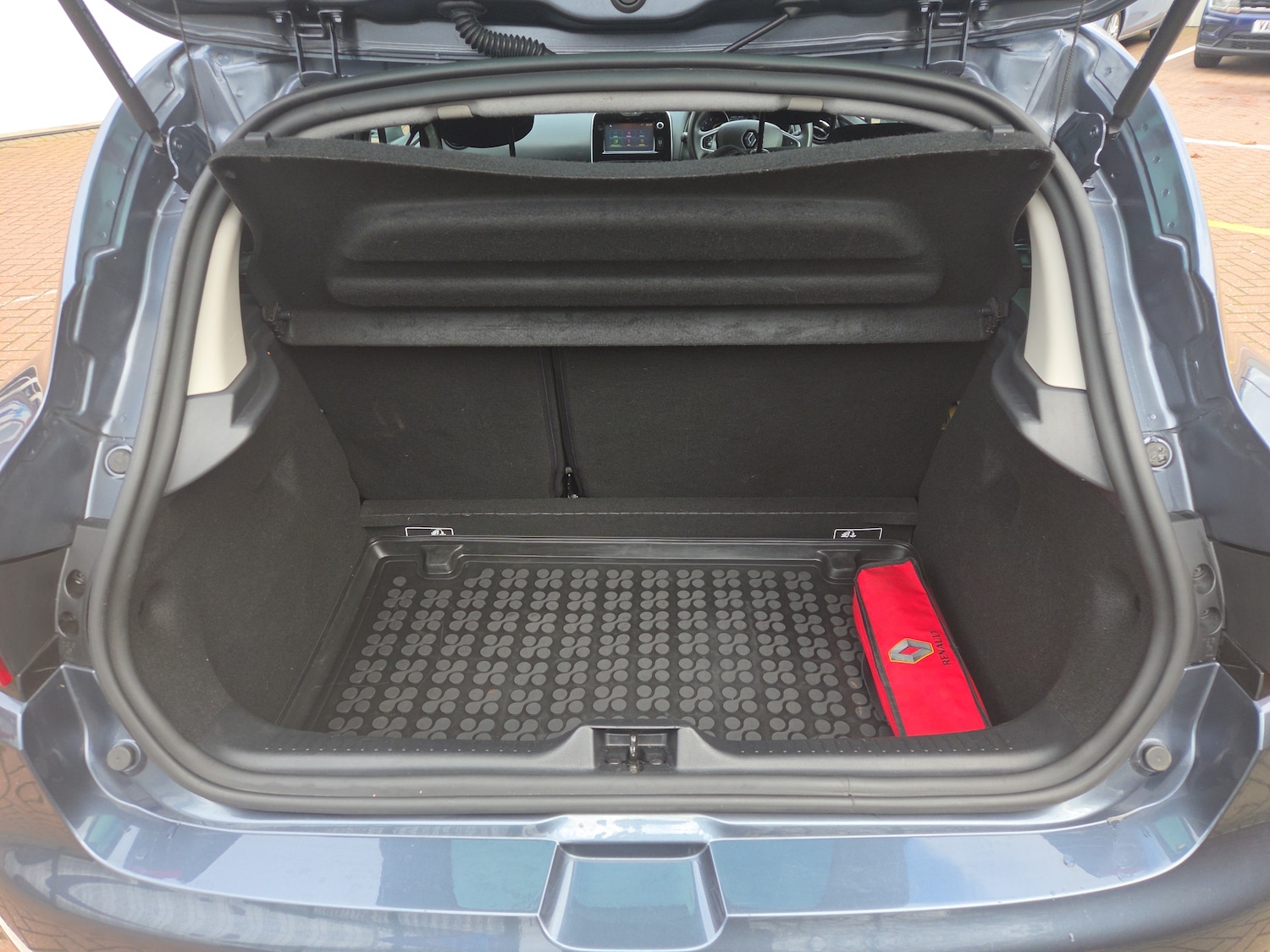 Used Renault Clio 2019 for sale - 76597755: Photo 9