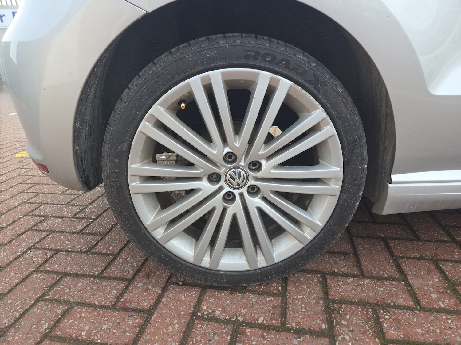 Used Volkswagen Polo 2015 for sale - 76501104: Photo 5