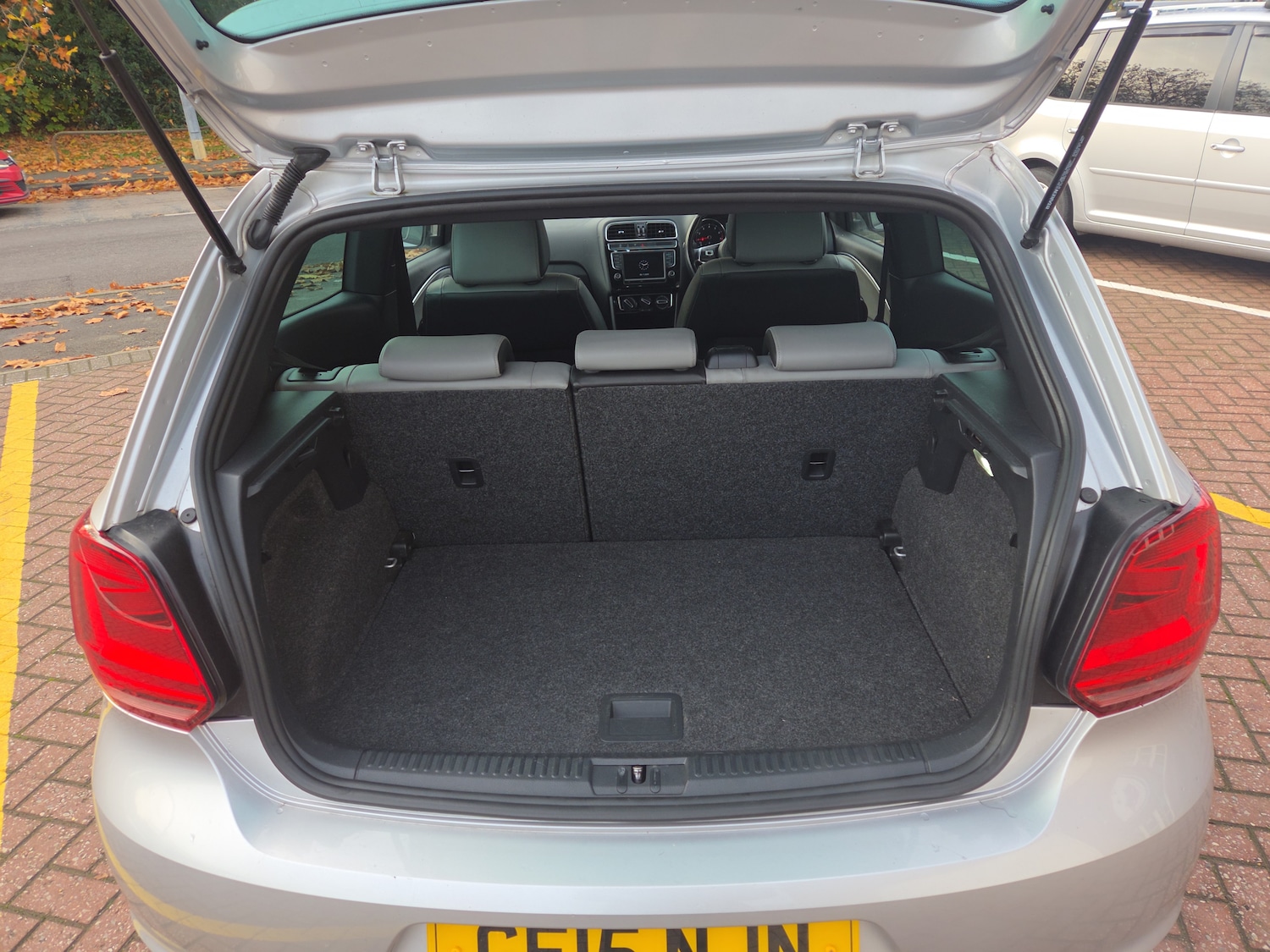 Used Volkswagen Polo 2015 for sale - 76501104: Photo 9