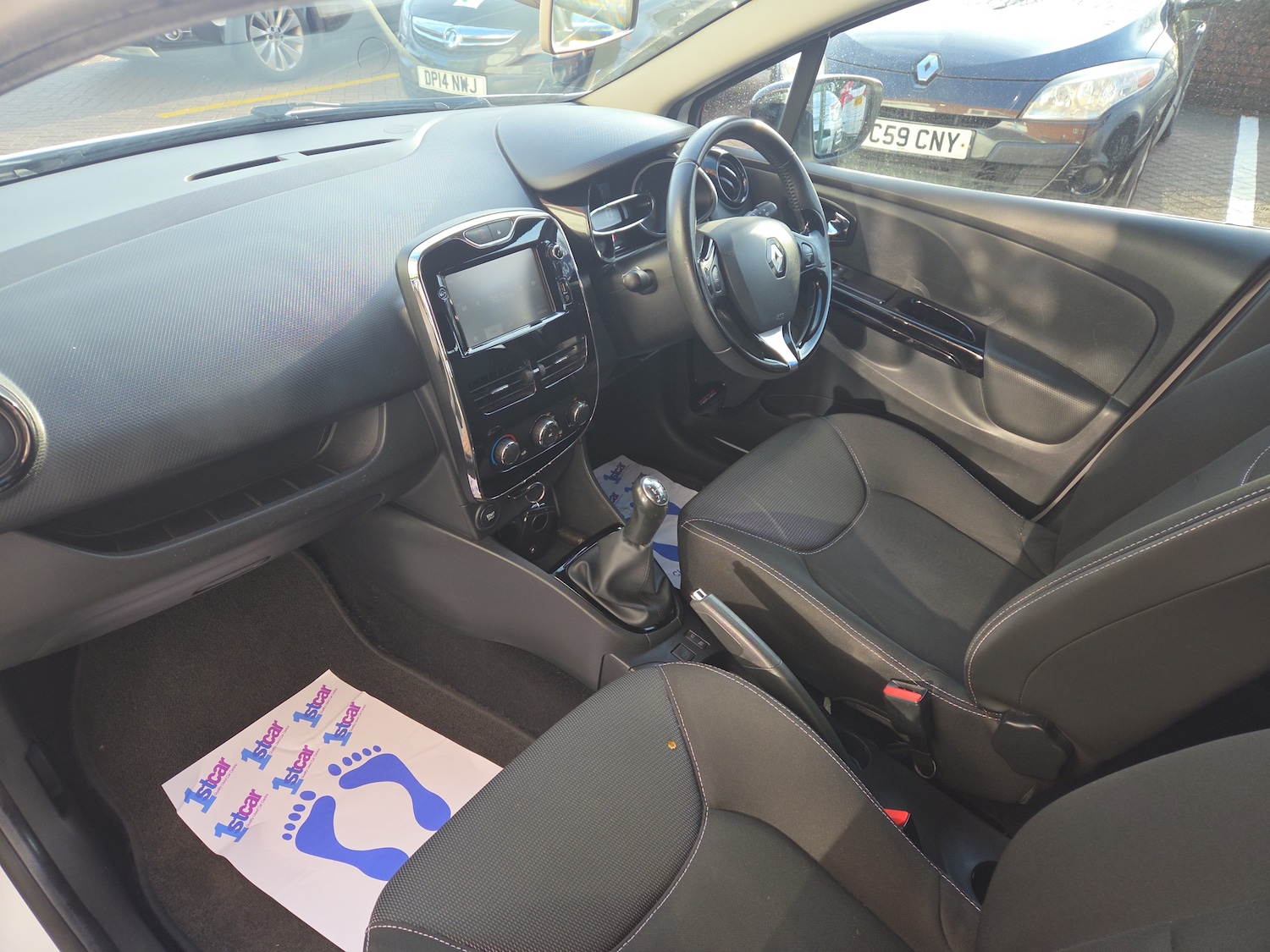 Used Renault Clio 2014 for sale - 77205782: Photo 2