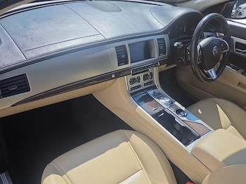 Used Jaguar XF 2015 for sale - 79293991: Photo
