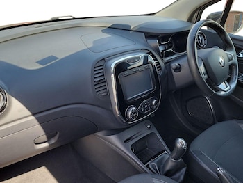 Used Renault Captur 2016 for sale - 79510920: Photo