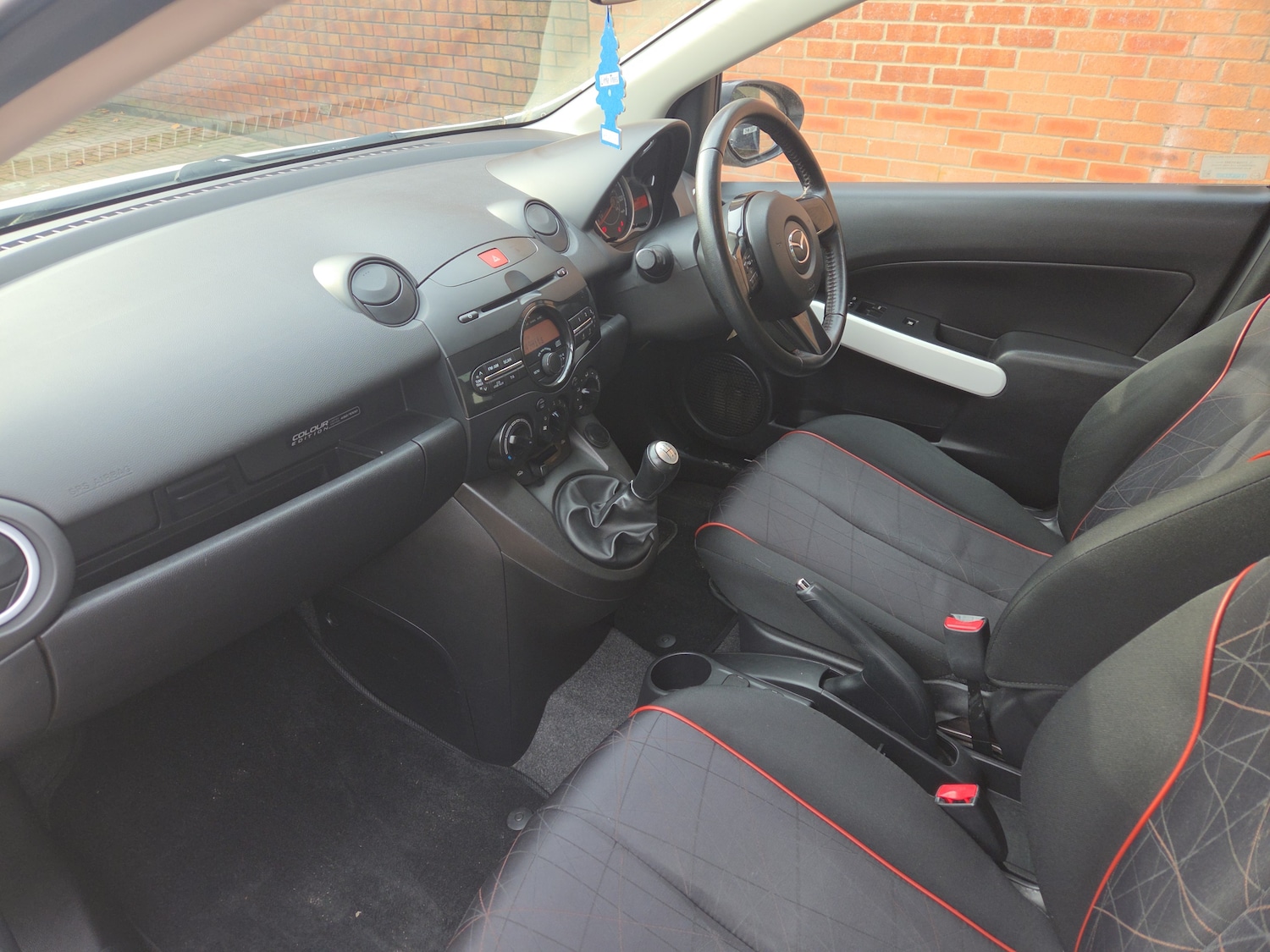 Used Mazda Mazda2 2014 for sale - 76501108: Photo 2