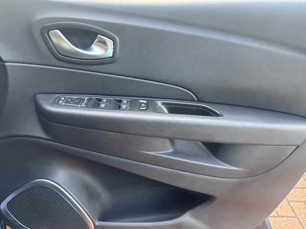 Used Renault Captur 2018 for sale - 76176511: Photo 11
