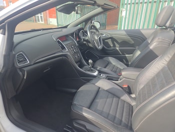 Used Vauxhall Cascada 2015 for sale - 76217377: Photo 2