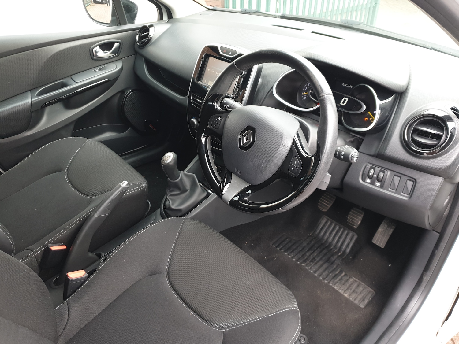 Used Renault Clio 2015 for sale - 77293510: Photo 6