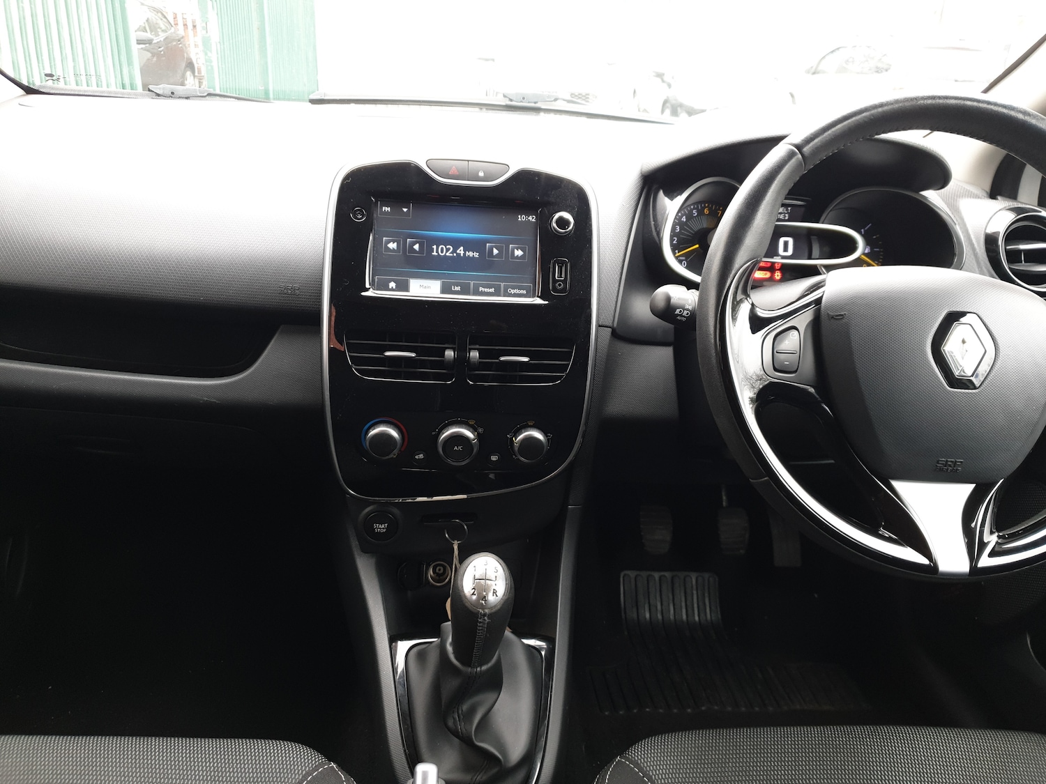 Used Renault Clio 2015 for sale - 77293510: Photo 8