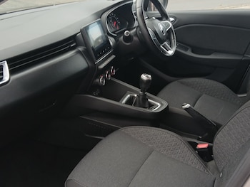 Used Renault Clio 2019 for sale - 75917220: Photo