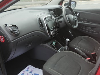 Used Renault Captur 2019 for sale - 75917224: Photo