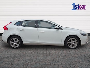 Used Volvo V40 2014 for sale - 79397252: Photo