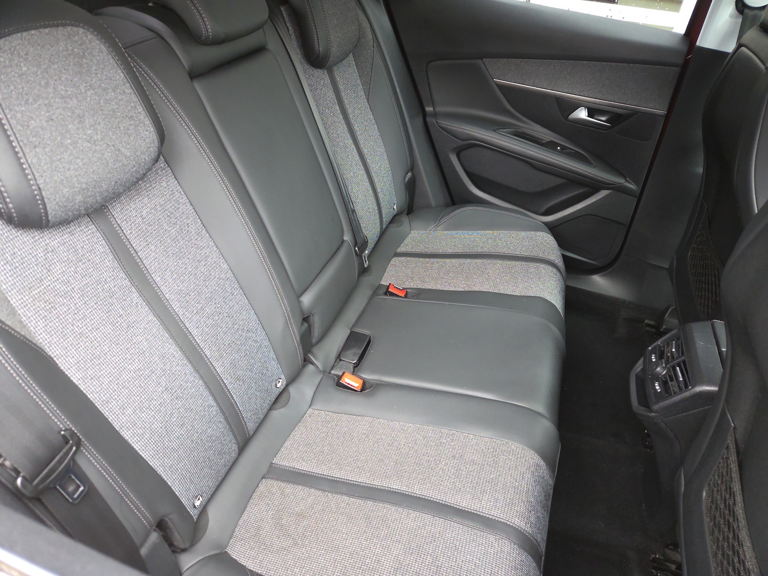 Used Peugeot 3008 2018 for sale - 77552470: Photo 10