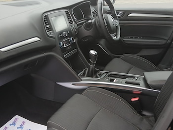 Used Renault Megane 2019 for sale - 75625572: Photo
