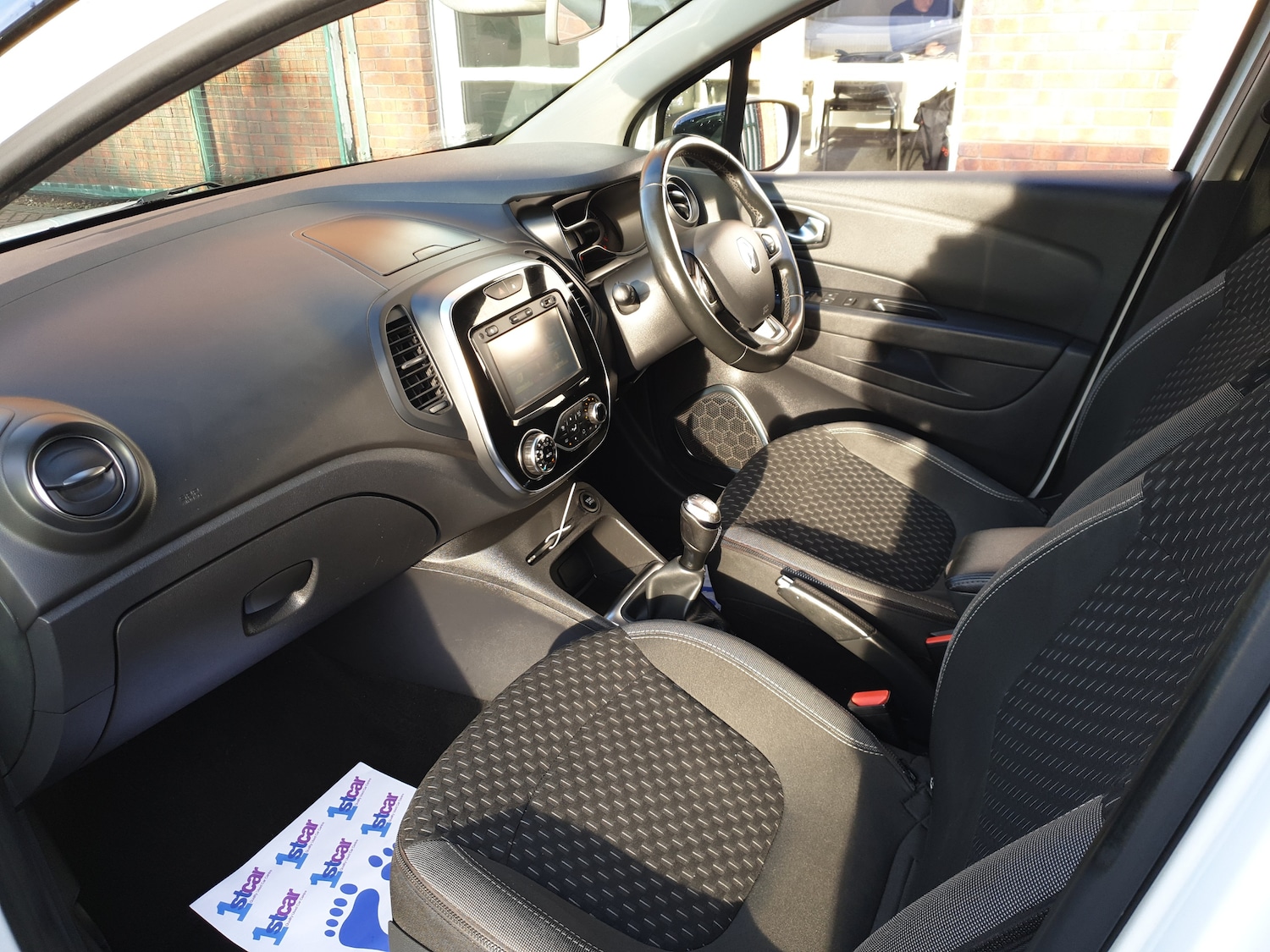 Used Renault Captur 2018 for sale - 77205788: Photo 2