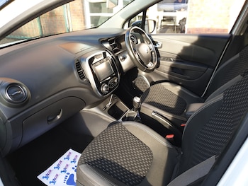 Used Renault Captur 2018 for sale - 77205788: Photo