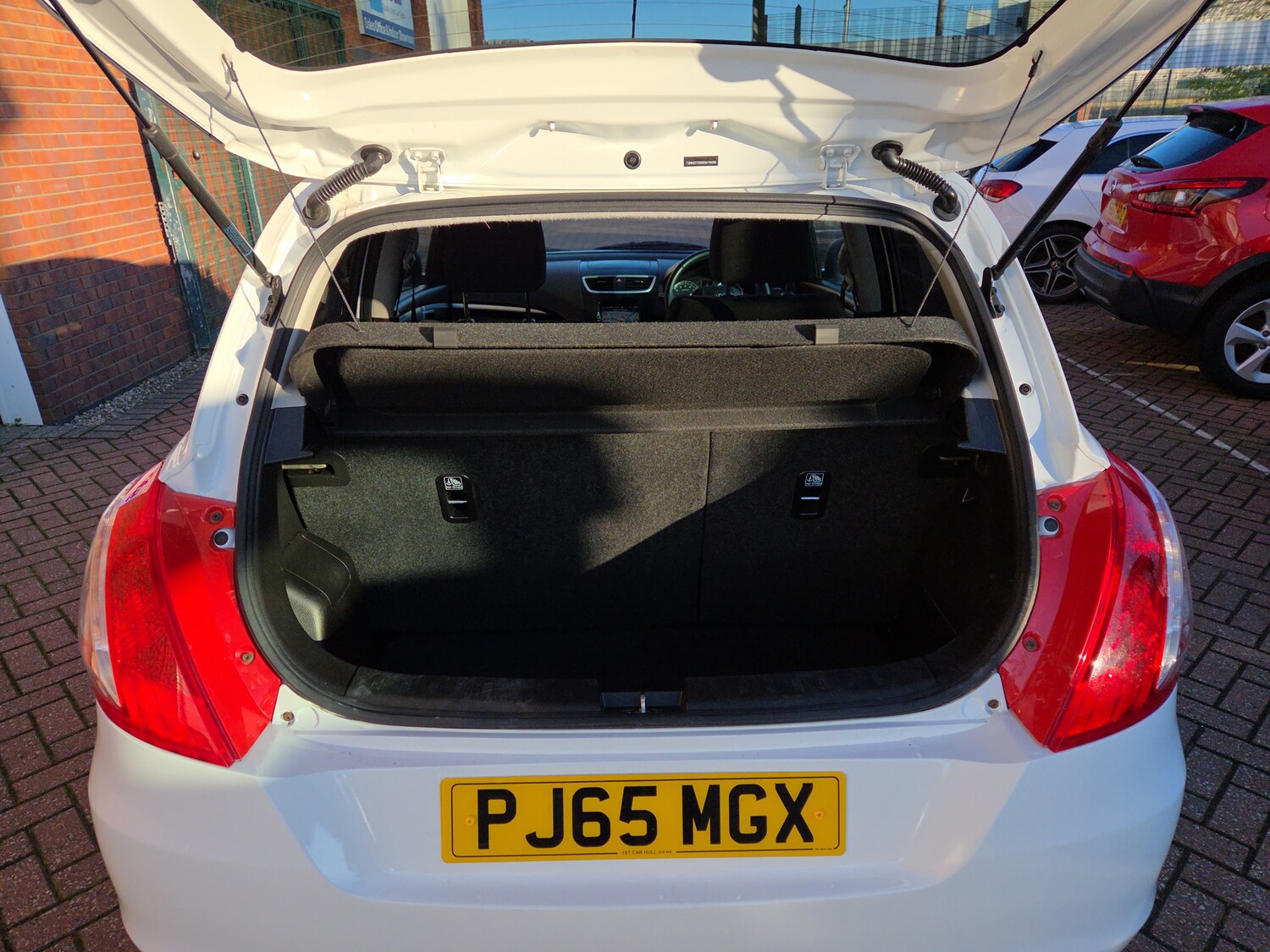 Used Suzuki Swift 2015 for sale - 77480235: Photo 9