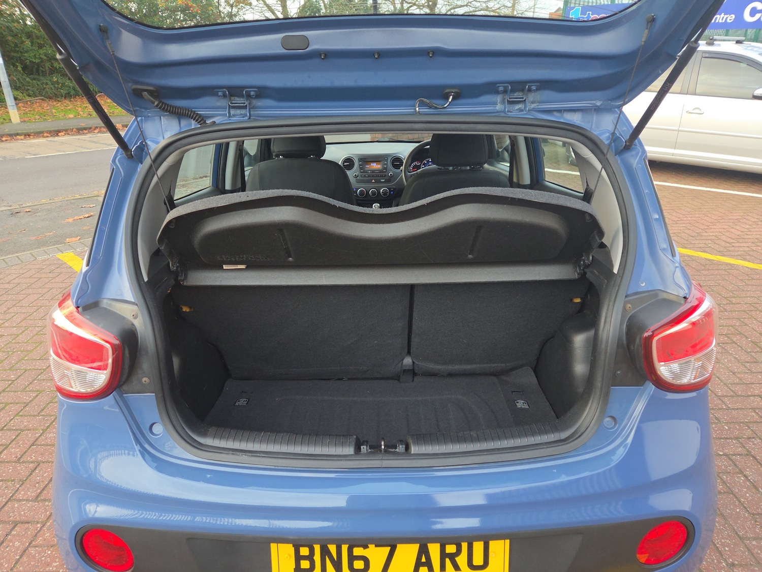 Used Hyundai i10 2017 for sale - 76928098: Photo 9