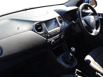 Used Hyundai i10 2019 for sale - 79293999: Photo