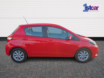 Used Toyota Yaris 2017 for sale - 76804226: Photo