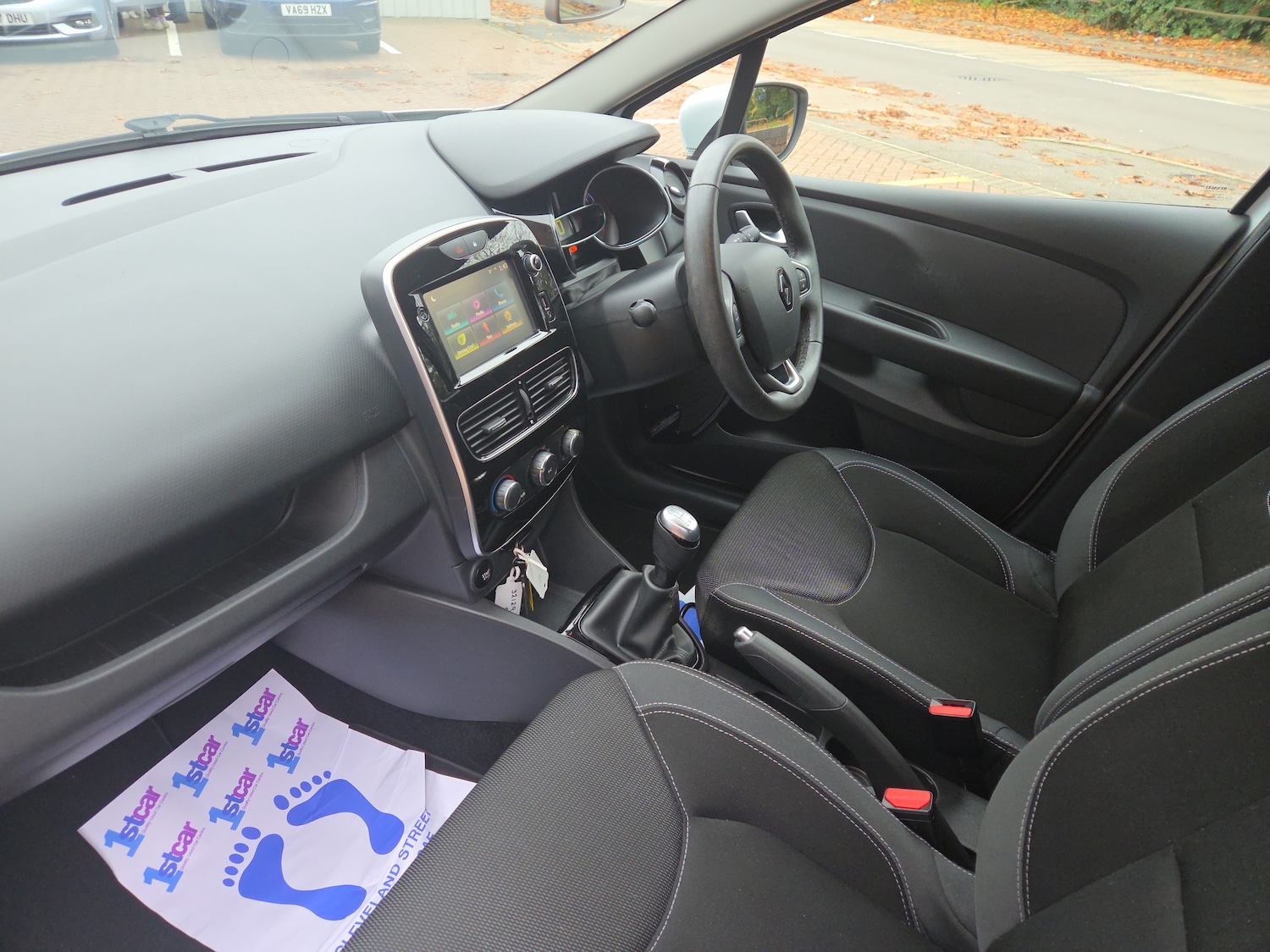 Used Renault Clio 2017 for sale - 76597753: Photo 2