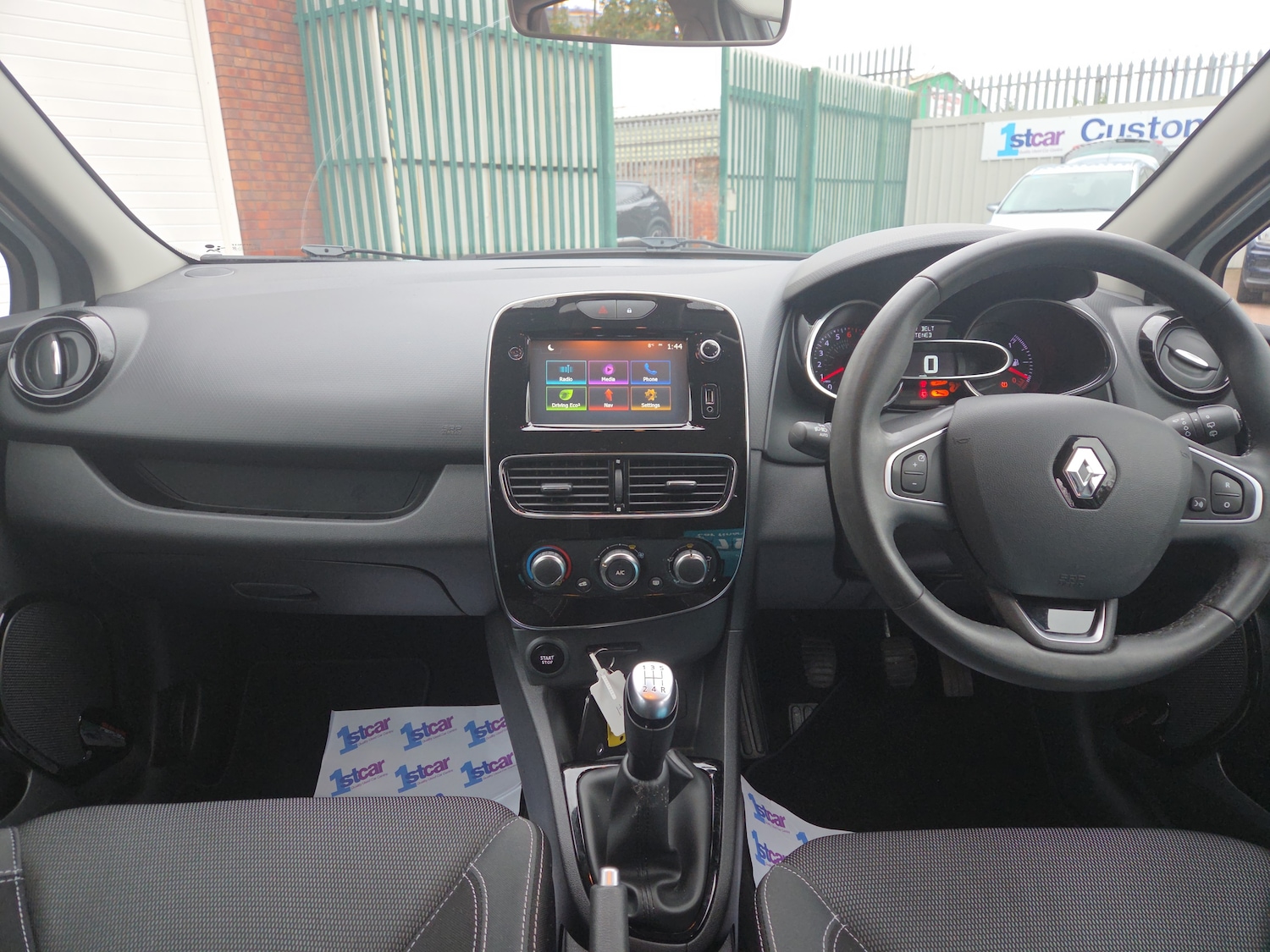 Used Renault Clio 2017 for sale - 76597753: Photo 8