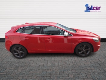 Used Volvo V40 2015 for sale - 77205787: Photo