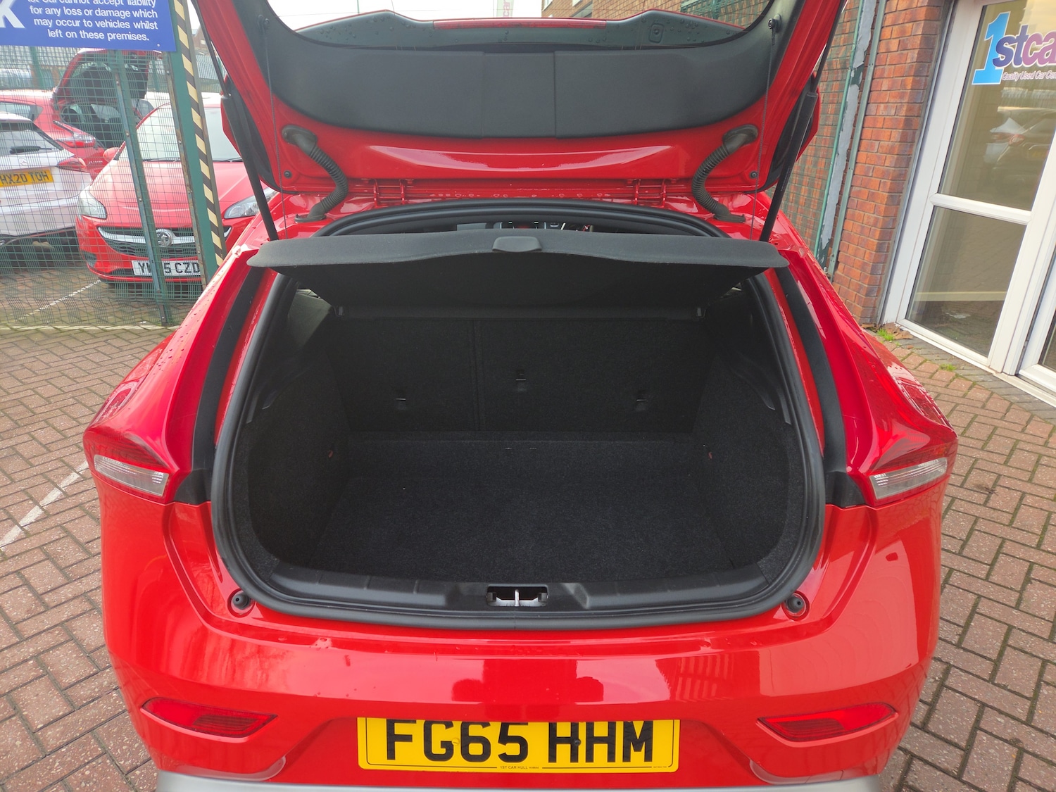 Used Volvo V40 2015 for sale - 77205787: Photo 9