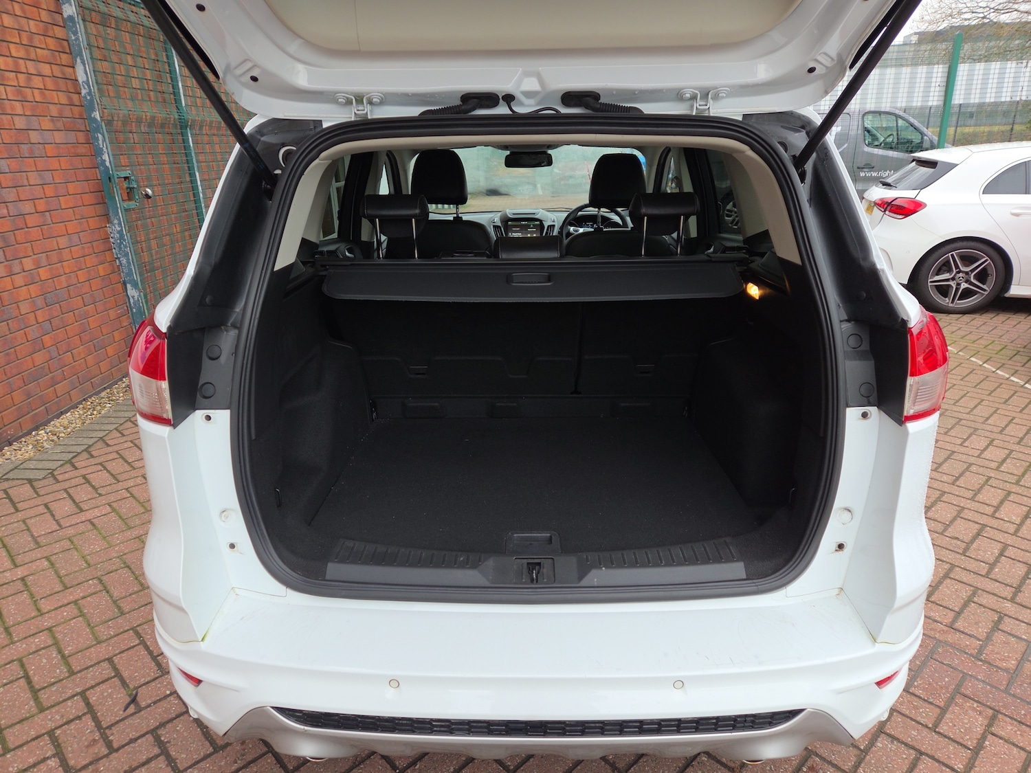 Used Ford Kuga 2016 for sale - 76977947: Photo 9