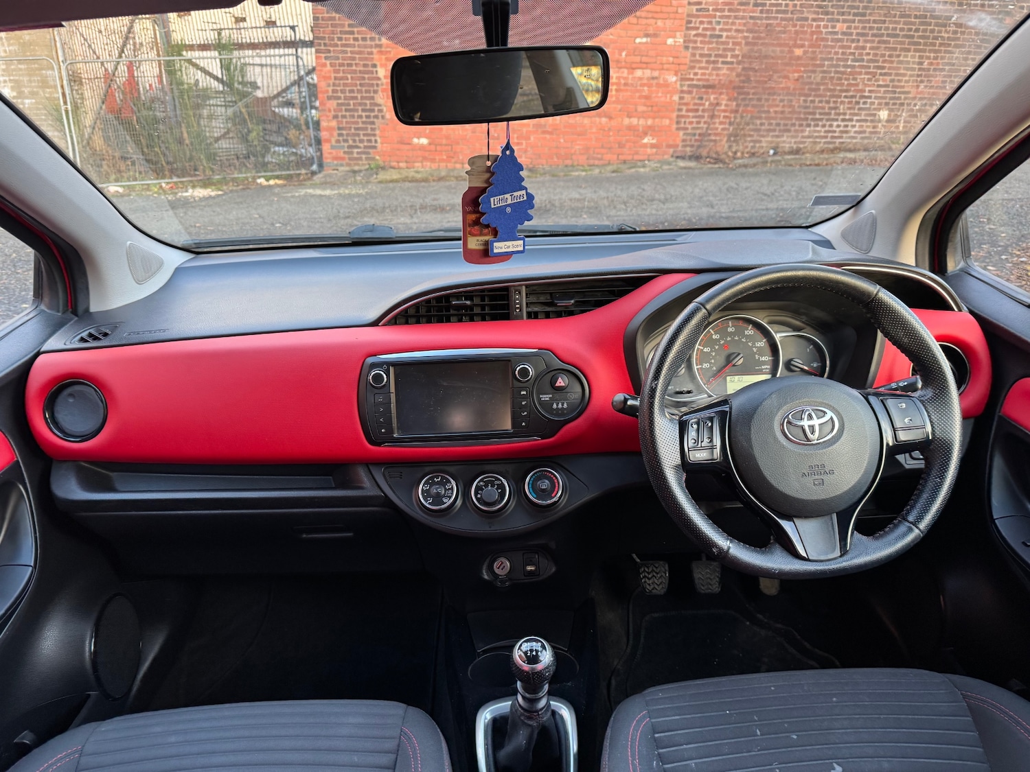 Used Toyota Yaris 2015 for sale - 76848919: Photo 12