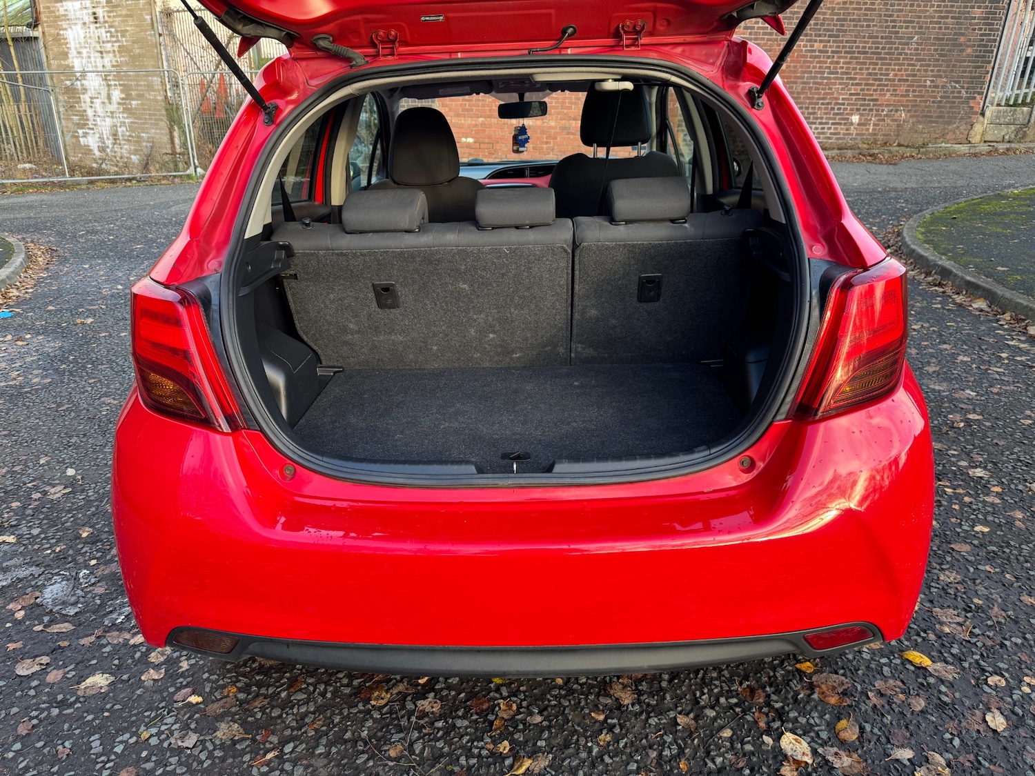 Used Toyota Yaris 2015 for sale - 76848919: Photo 13