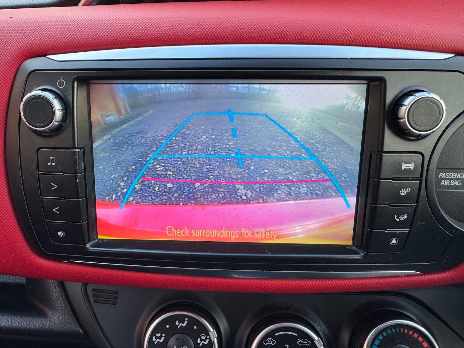 Used Toyota Yaris 2015 for sale - 76848919: Photo 18