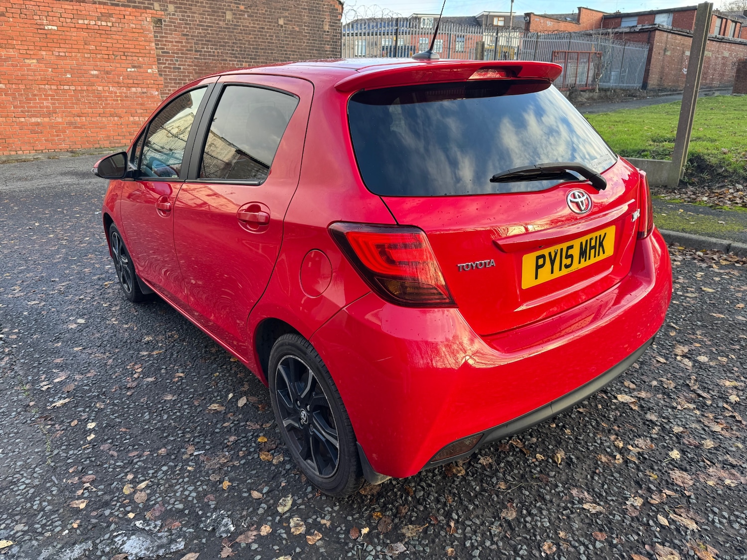 Used Toyota Yaris 2015 for sale - 76848919: Photo 4