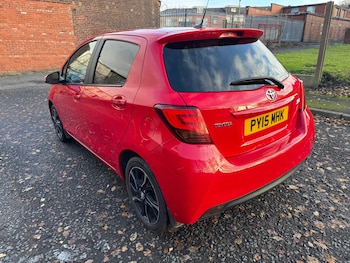 Used Toyota Yaris 2015 for sale - 76848919: Photo