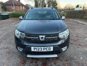 Used Dacia Sandero Stepway 2020 for sale - 76649773: Photo