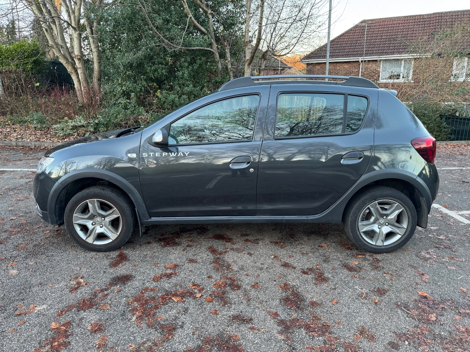 Used Dacia Sandero Stepway 2020 for sale - 76649773: Photo 4