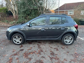 Used Dacia Sandero Stepway 2020 for sale - 76649773: Photo