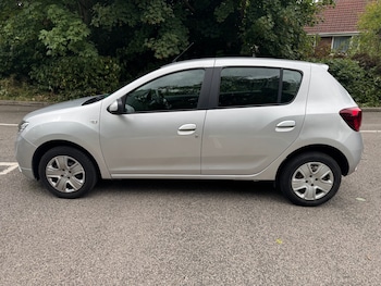 Used Dacia Sandero 2018 for sale - 79296377: Photo
