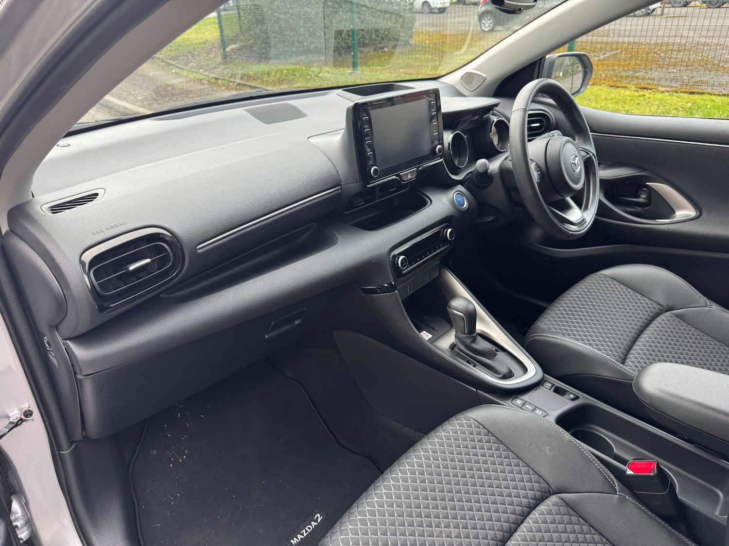 Used Mazda Mazda2 HYBRID 2023 for sale - 77852679: Photo 10