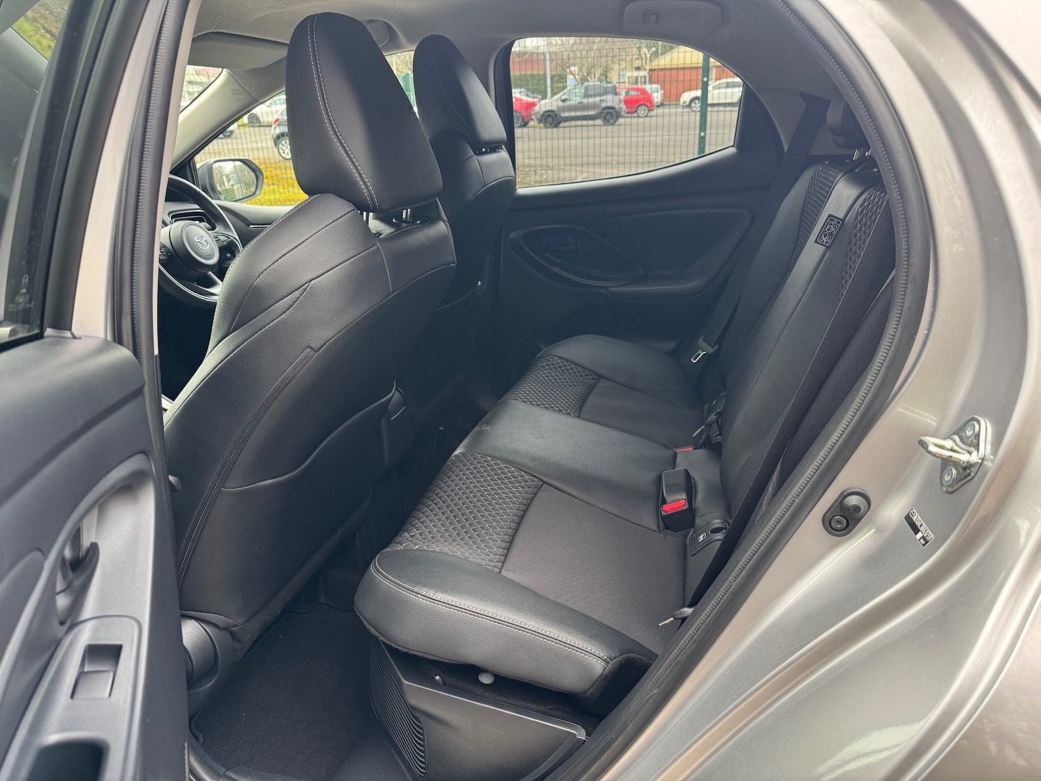 Used Mazda Mazda2 HYBRID 2023 for sale - 77852679: Photo 11