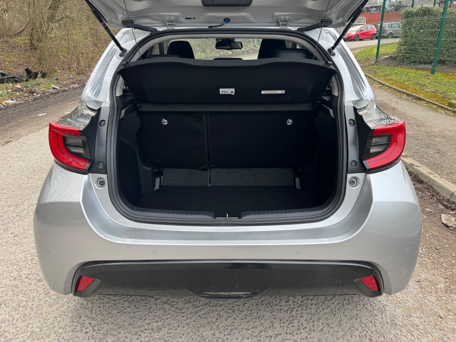 Used Mazda Mazda2 HYBRID 2023 for sale - 77852679: Photo 13