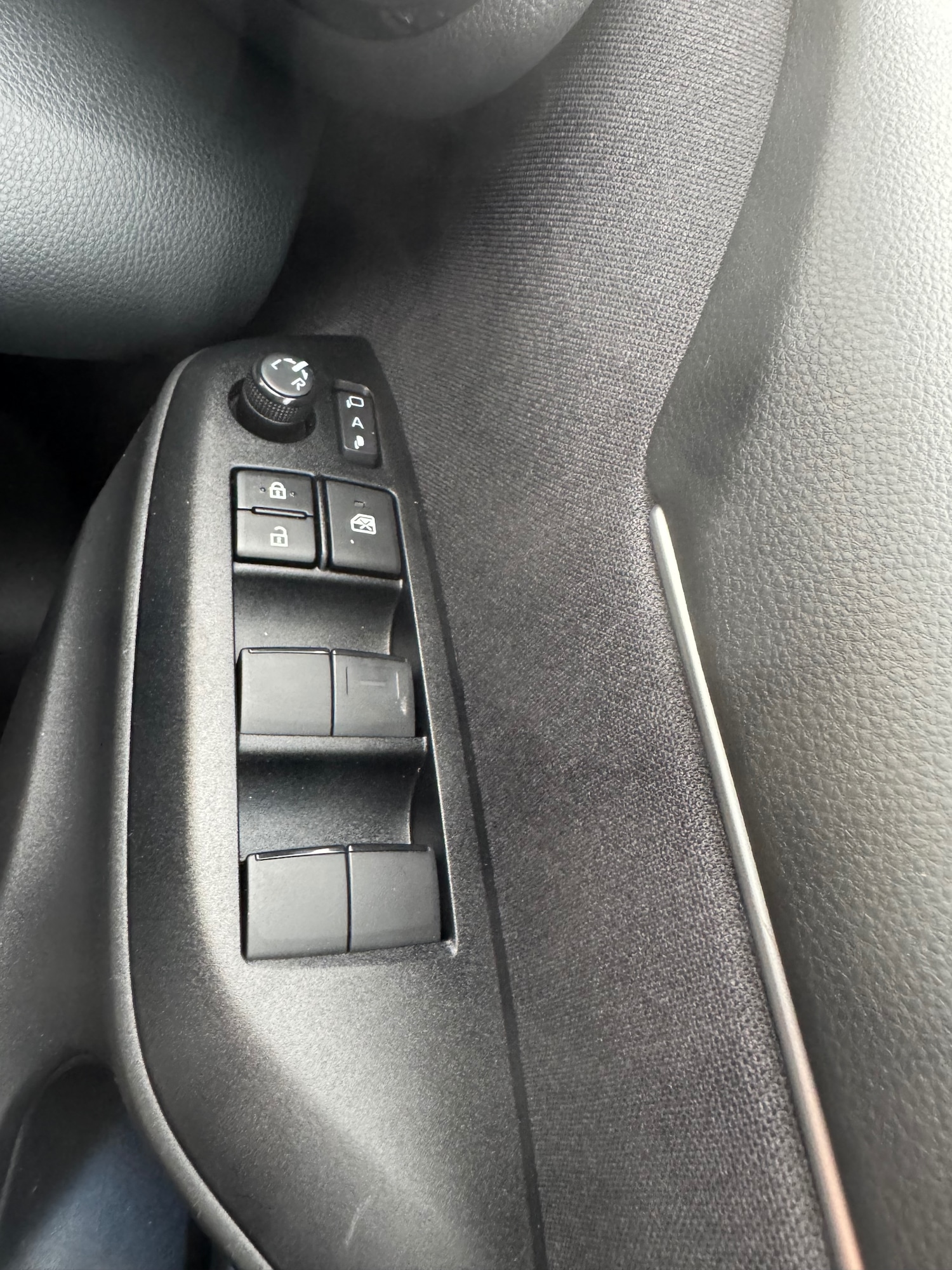 Used Mazda Mazda2 HYBRID 2023 for sale - 77852679: Photo 15