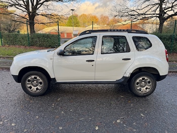 Used Dacia Duster 2016 for sale - 76740974: Photo