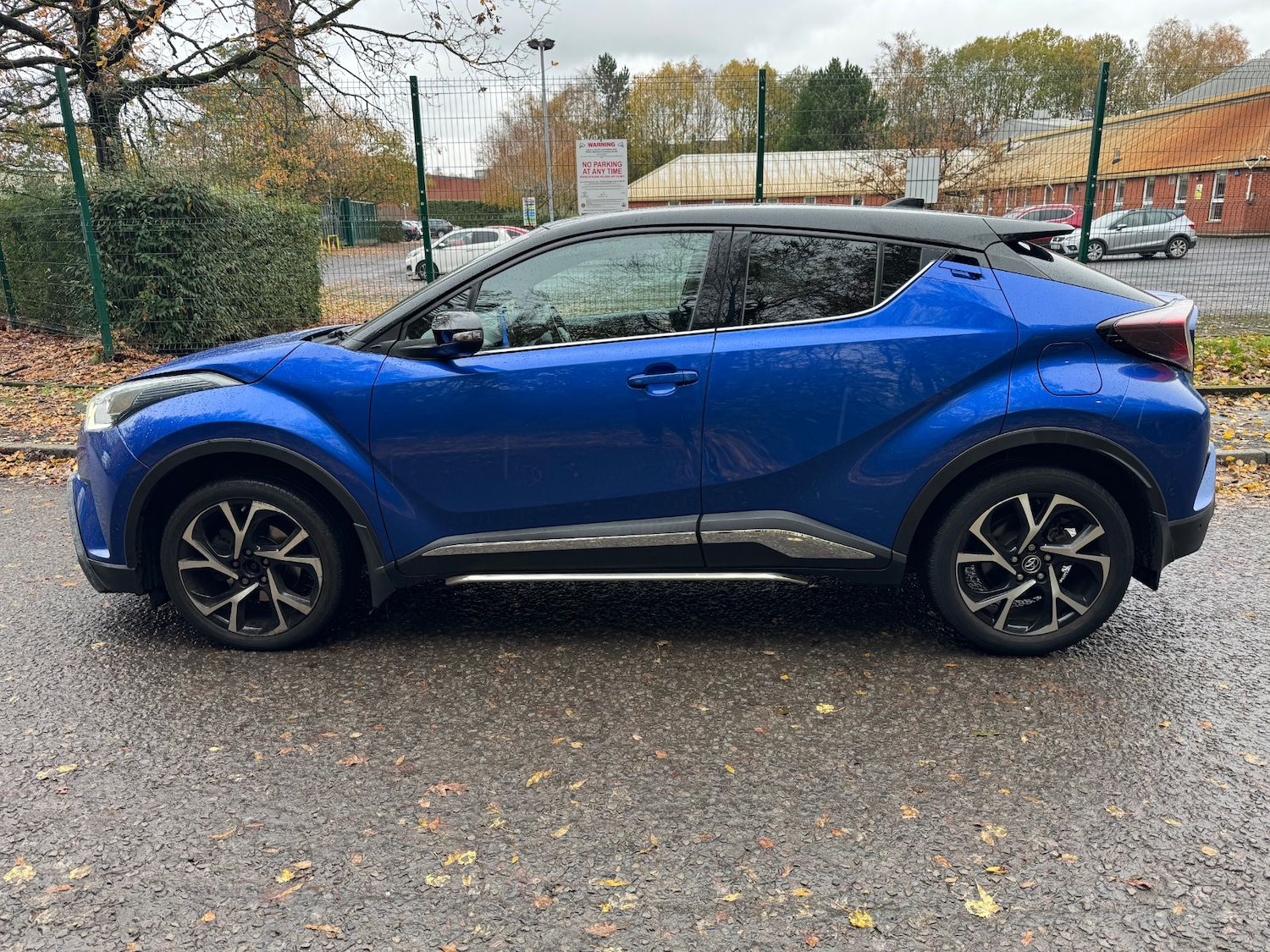 Used Toyota C-HR 2017 for sale - 76541628: Photo 4