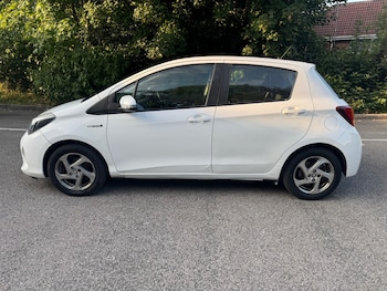 Used Toyota Yaris 2015 for sale - 79296393: Photo