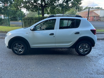 Used Dacia Sandero Stepway 2020 for sale - 76246470: Photo